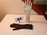GLOVE FORM STORE DISPLAY
