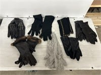 Women’s gloves and arm warmers all have pairs