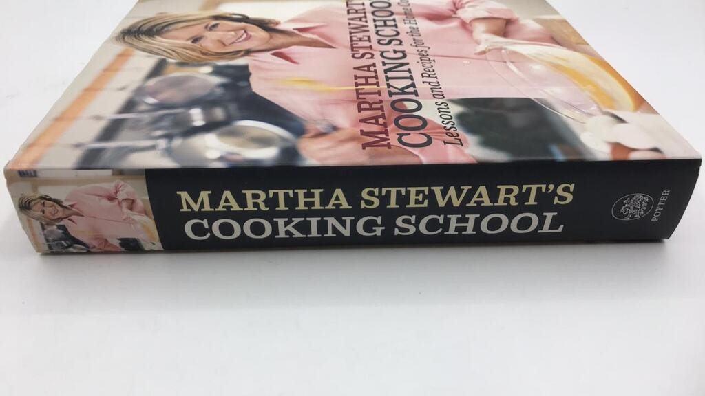 Martha Stewarts Cooking School Book (2008)