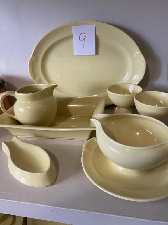 VINTAGE LU-RAY PASTELS POTTERY PIECES