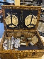 Woven Ascot Picnic basket with picnic