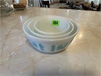 '50s Amish Rooster Butterprint Pyrex Nesting Bowls