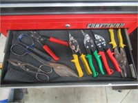 Drawer full that includes tin snips, shears, (8)