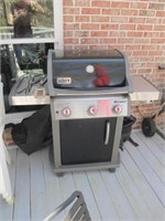 WEBER SPIRIT GAS GRILL W/ COVER