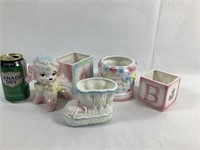 Jolies porcelaines pour chambre de nouveau né.