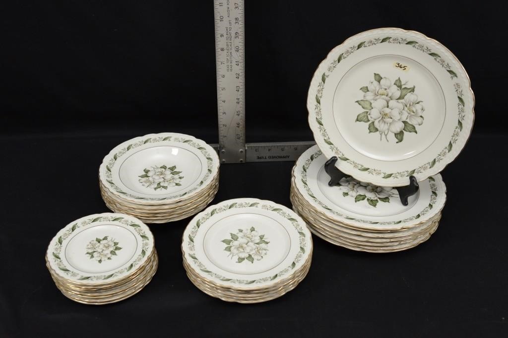 VOGUE FINE CHINA SET