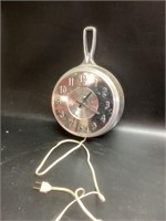 1950’s Herold Model 504 Plastic Skillet Clock