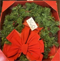 22" wreath with bow in box