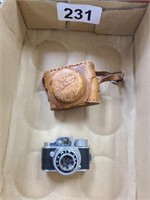 Vintage 1950s HIT Camera w/case