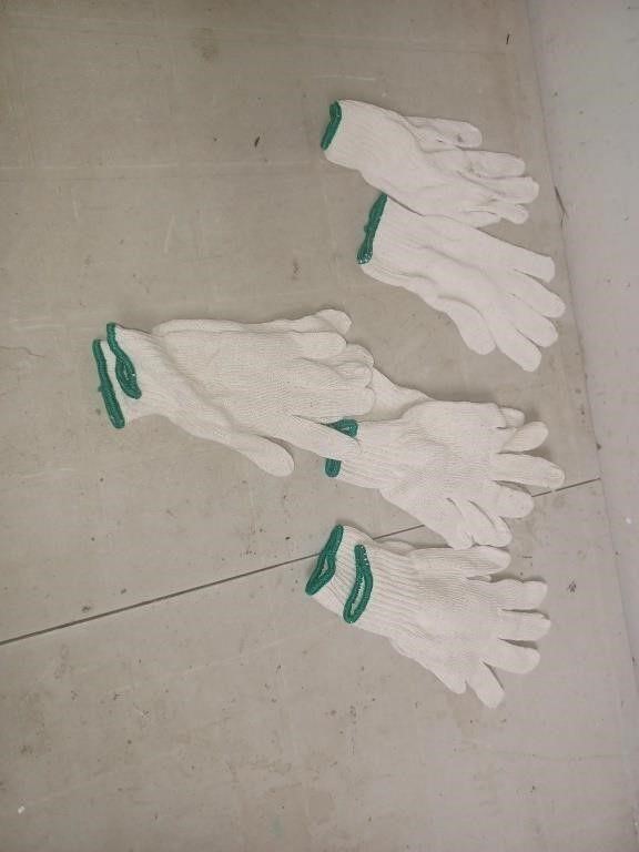 4 paires de gants, neufs