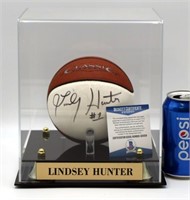 Lindsey Hunter Signed Mini-Basketball w Beckett