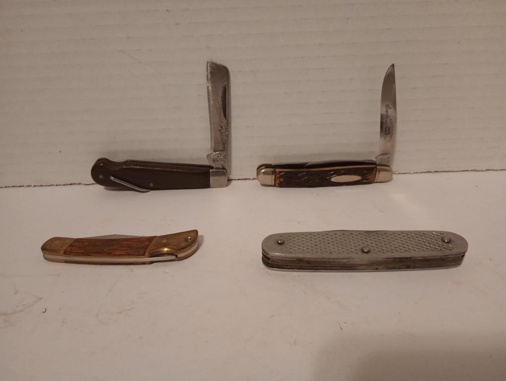 Lot of knives: Klein tools Chicago pocket knife,