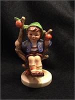 M.J. Hummel "Apple Tree Boy" #142 3/0