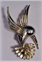 Rhinestone Hummingbird Goldtone Pin Brooch 2 1/4"