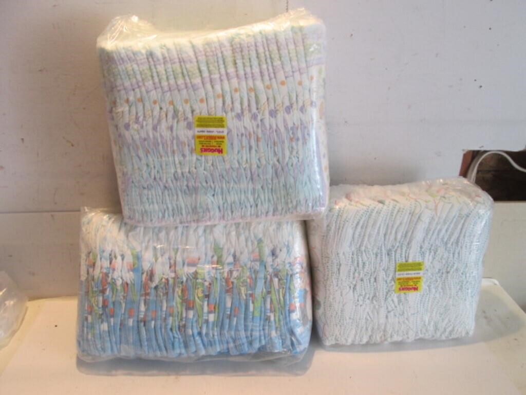 VARIOUS SIZED DIAPERS: 3T-4T, SIZE6