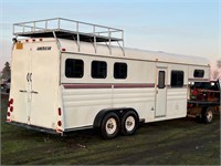 ‘01 3 horse trailer living quarter slant rear tack