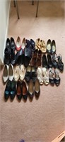 Group of women's shoes mostly size m