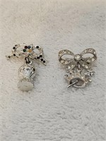 Lot of 2 Beautiful Small Vintage Pins / Brooches