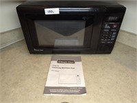 MAGIC CHEF 1.1 CU.FT. MICROWAVE