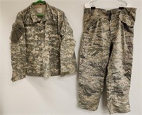US Air Force uniform. shirt sz M regular, pants