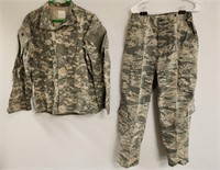 US Air Force uniform. shirt sz M regular, pants sz