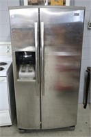 KENMORE STAINLESS STEEL FRIDGE WITH WATER AND ICE