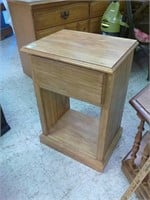 Solid wood nightstand / end table with drawer