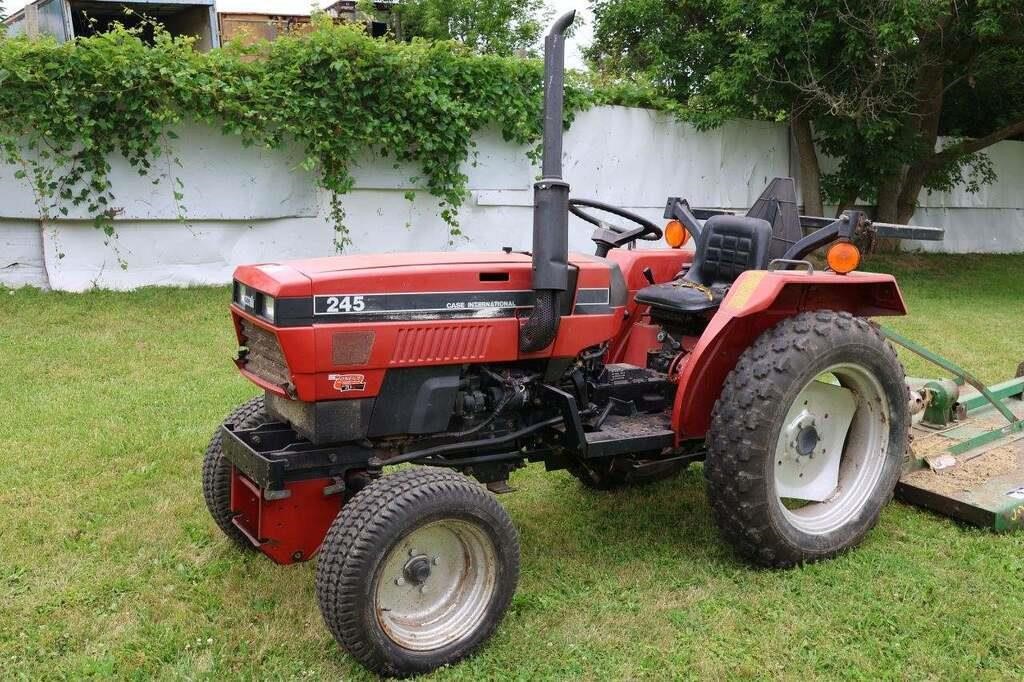 CASE IH 245 DIESEL COMPACT TRACTOR WITH CASE IH 54