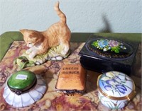 T - PORCELAIN CAT & TRINKET BOXES (L104)