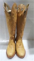 Size 5.5 B cowboy boots