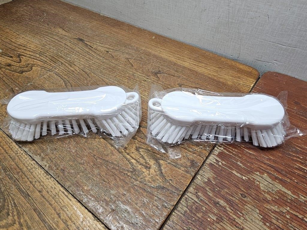 NEW 2 SCRUB Brushes (Stiff Brissels)