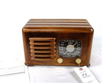 Zenith 706 Table Top Radio / Restored Cabinet and