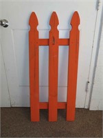 Picket Fence Display with Hook
