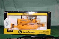 1/16 JOHN DEERE 2010 COLLECTOR ED.-NIB