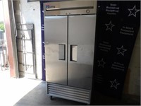 True Refrigerator Solid Door Reach in Refrigerator