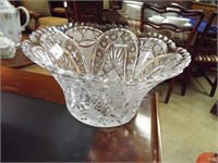 12" lead crystal bowl w/scalloped rim