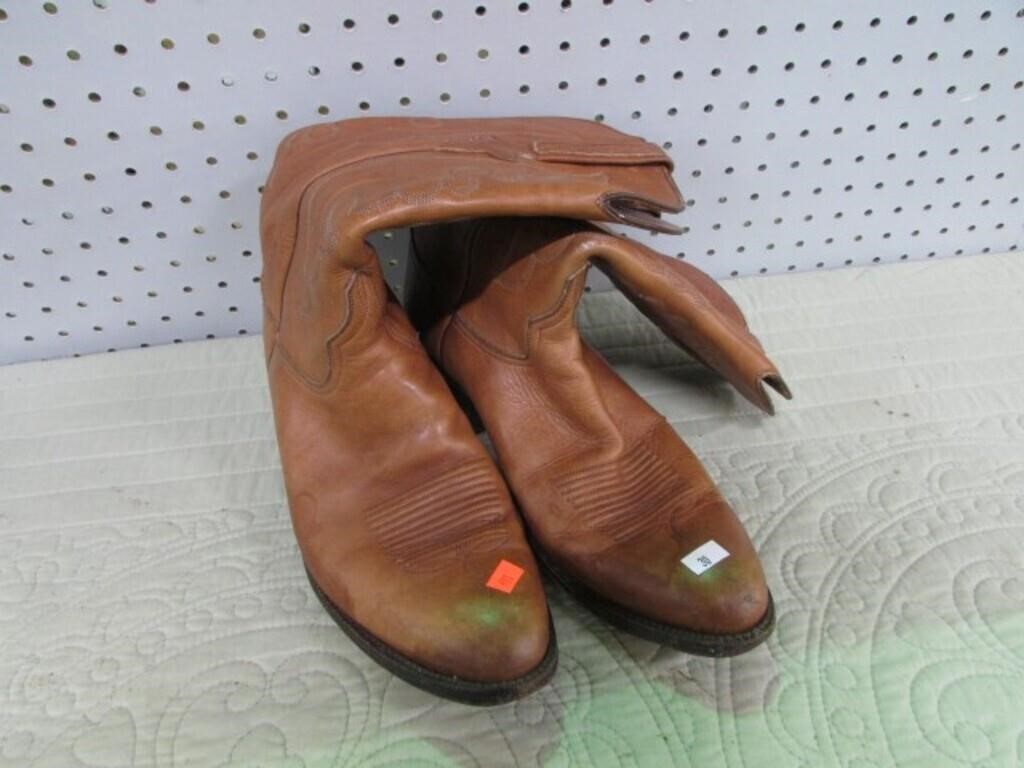 WESTERN BOOTS -- 11