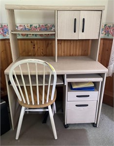 Office Desk w/ Hutch(42" x 2' x 55") & Wooden