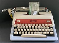1961 Royal Futura 800 Typewriter, 11" x 1'