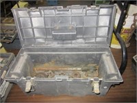Plastic toolbox with Handy No. 7 pipe threader,
