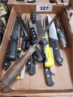 FLAT VARIOUS STEAK KNIVES & SHARPENER