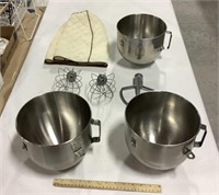 3 metal mixing bowls w/ attachments & cover
