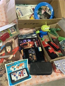 Box of miscellaneous vintage items