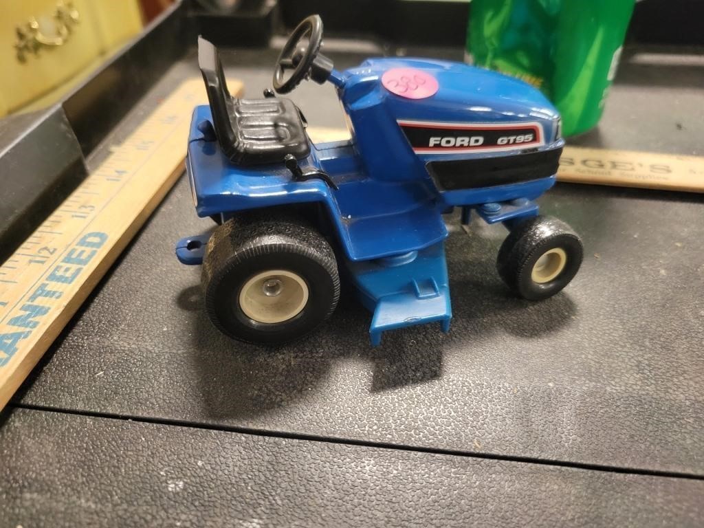 Ford GT95 Small Lawn Mower