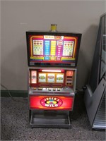 Universal Jokers Wild Slot Machine