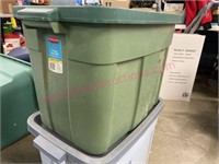 Rubermaid green heavy duty tote w/ lid (18gal)