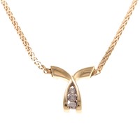 A Lady's Diamond Necklace in 14K