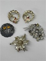 5 Brooches