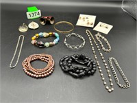 Miscellaneous Costume Jewlery Lot