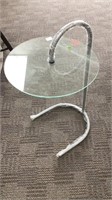 New glass top contemporary table, 28 in ht, 16 in